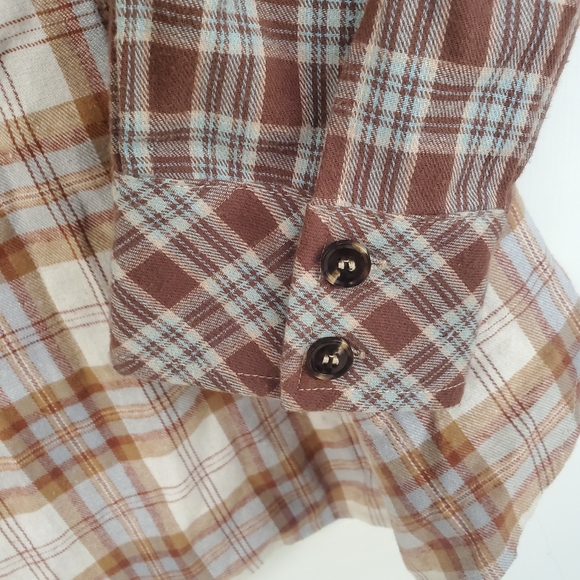 Hem & Thread Flannel - Picture 11 of 13